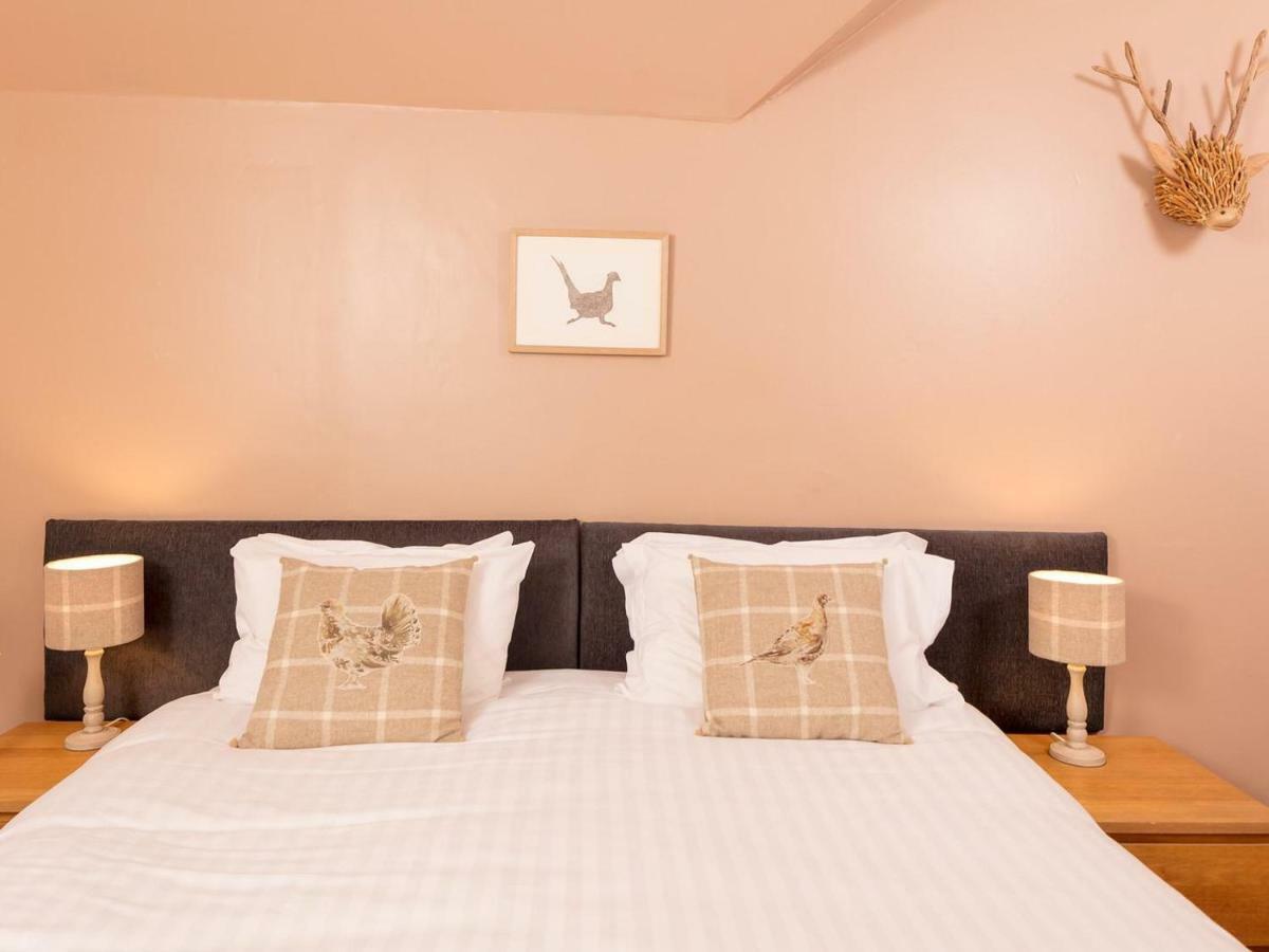 The Gordon Arms Hotel West Linton Exteriér fotografie